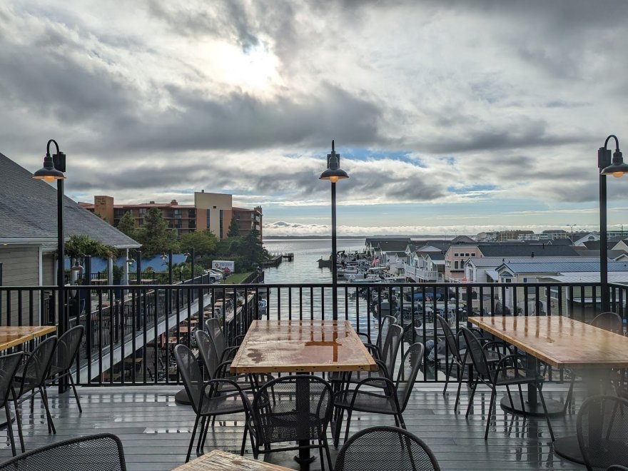 BLU Crabhouse & Raw Bar