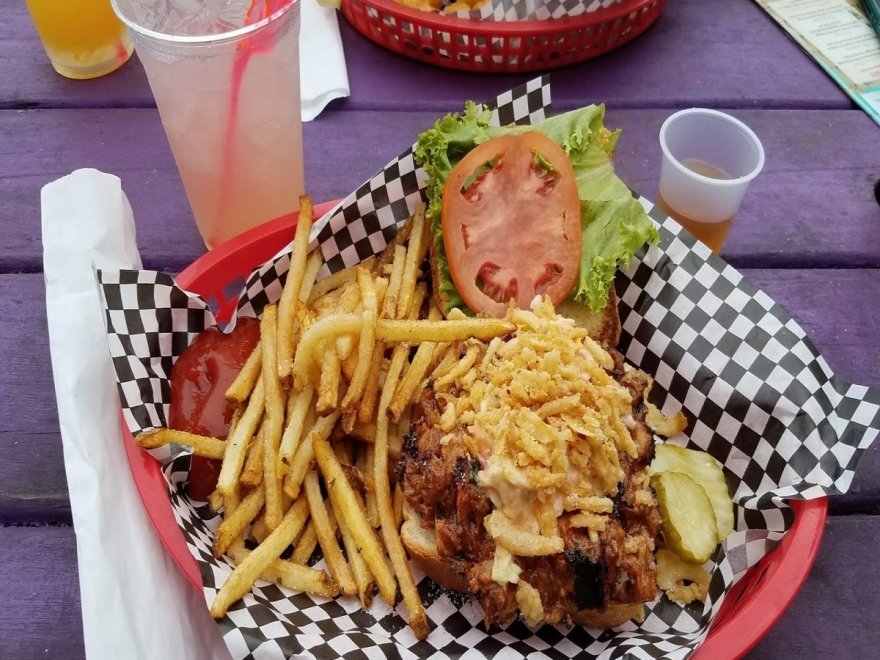 Hammerheads Bar & Grill