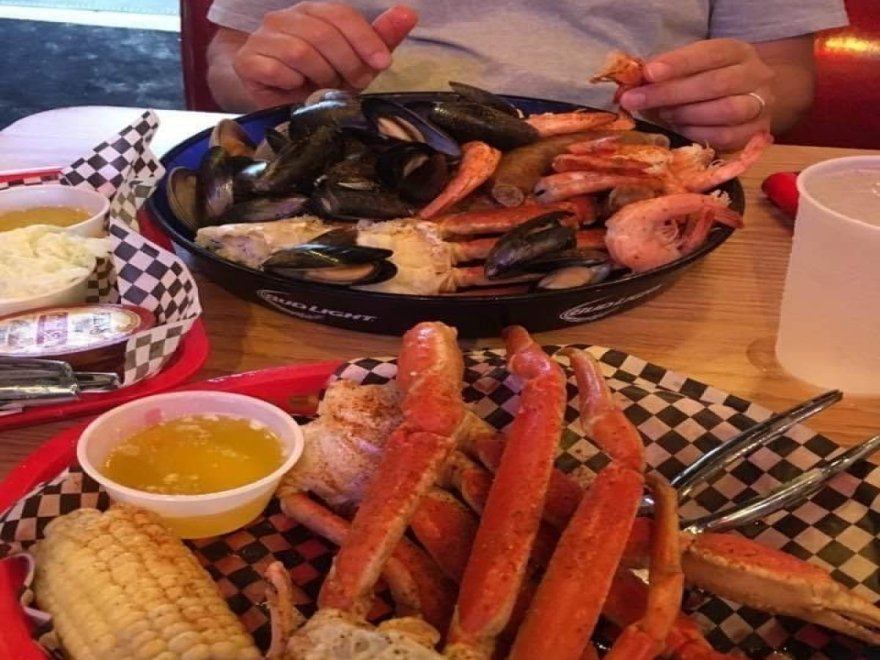 Hammerheads Bar & Grill