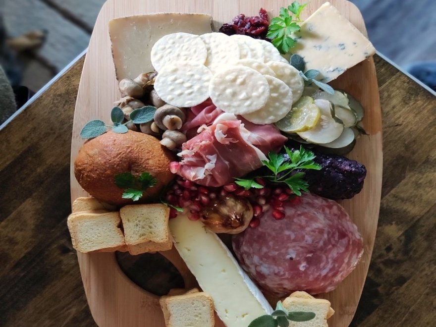 Gilbert's Provisions