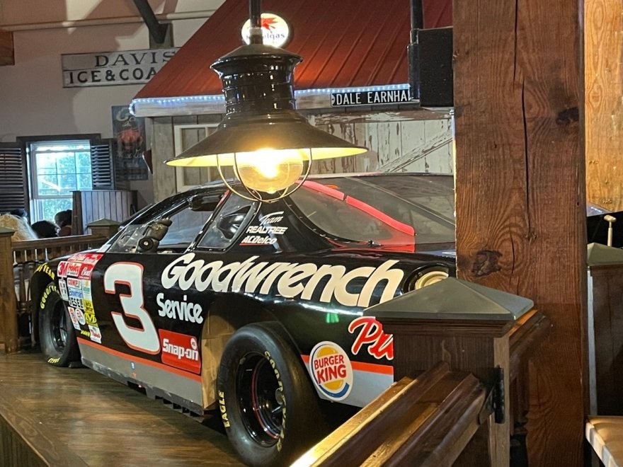 Hooper's Crab House & Sneaky Pete's