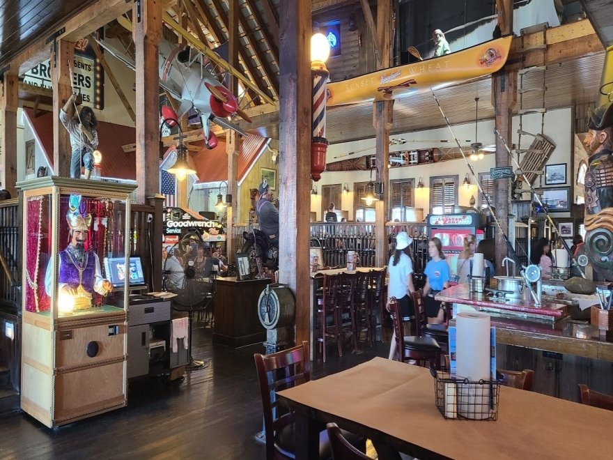 Hooper's Crab House & Sneaky Pete's