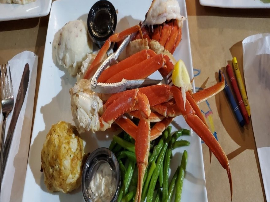 Hooper's Crab House & Sneaky Pete's