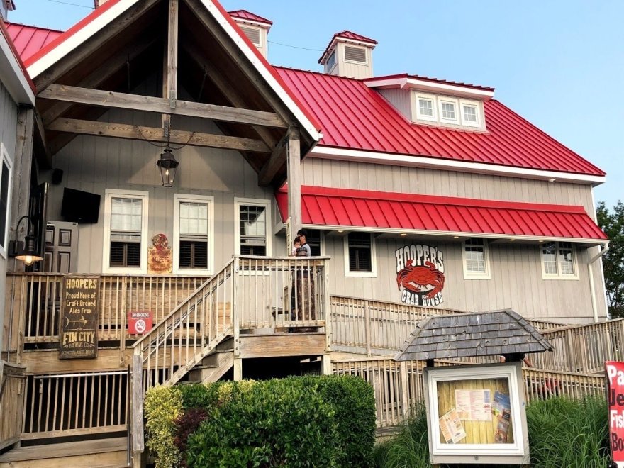 Hooper's Crab House & Sneaky Pete's