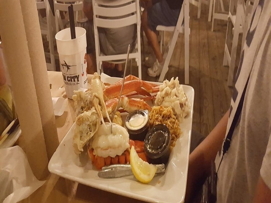 Hooper's Crab House & Sneaky Pete's