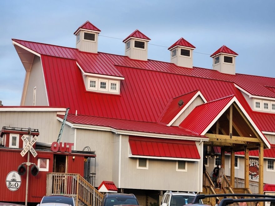 Hooper's Crab House & Sneaky Pete's